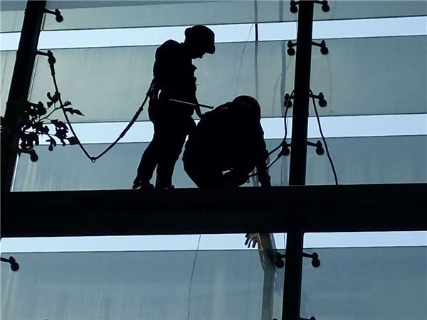 亮化工程設(shè)計(jì)和亮化工程施工怎樣做才能節(jié)省成本?